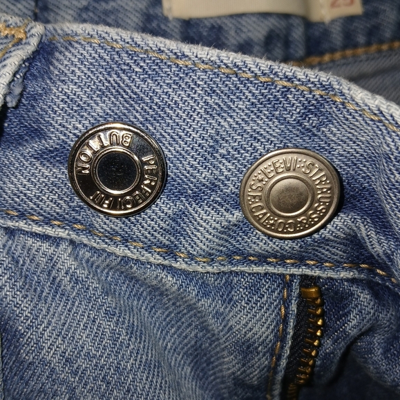 Levi's Baggy Jeans Women 25 Blue Light Wash 94 Baggy Distressed Taper Skater - Picture 14 of 15